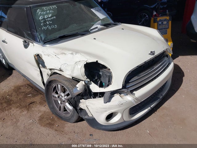 2013 MINI CLUBMAN WMWZF3C55DT490449 Photo 5