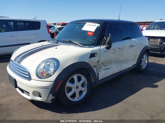 2010 MINI COOPER HARDTOP WMWMF3C55ATZ63529 Photo 1