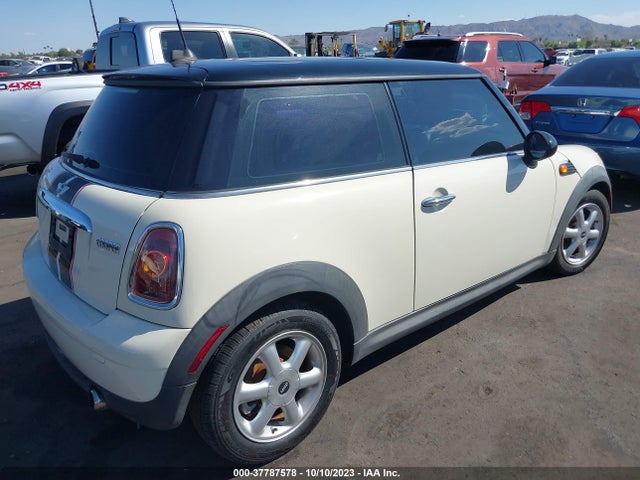 2010 MINI COOPER HARDTOP WMWMF3C55ATZ63529 Photo 3