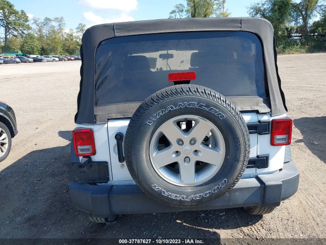 2016 JEEP WRANGLER UNLIMITED SPORT VIN: 1C4BJWDG6GL268320