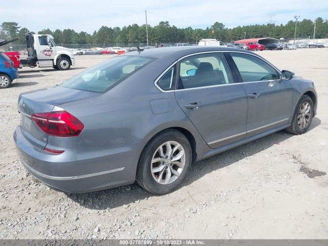 1VWAT7A32HC057997 Volkswagen Passat 1.8t S