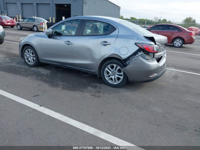 3MYDLBZVXGY109943 Scion IA