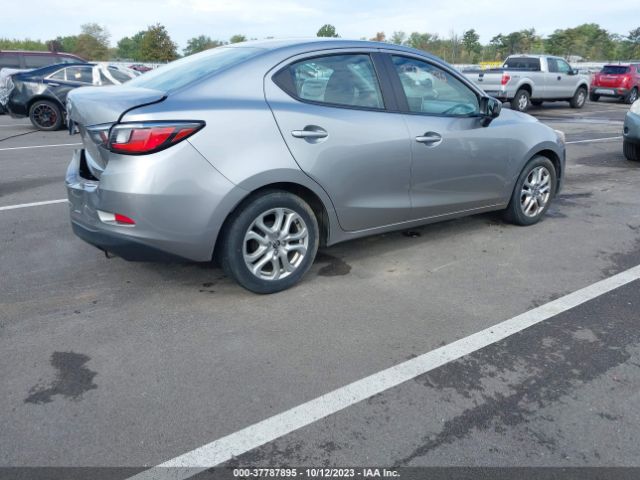 3MYDLBZVXGY109943 Scion IA