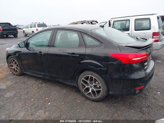 Ford FOCUS SE 2016 1FADP3F21GL350212 Image 3