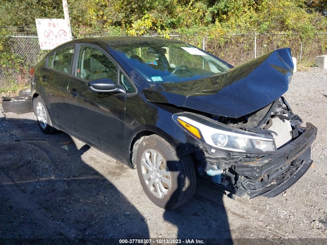 KIA FORTE LX 2018 3KPFK4A79JE275608 Image 1