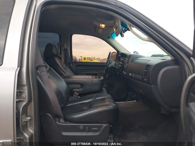 2013 CHEVROLET SILVERADO 1500 LT VIN: 3GCPCSE06DG171797