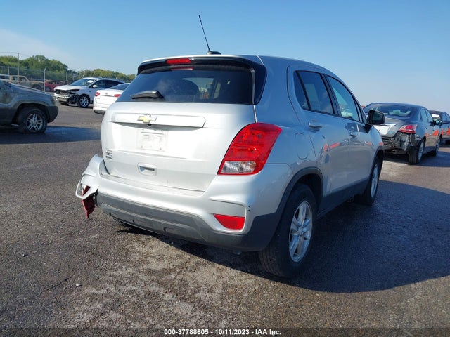 Chevrolet TRAX LS 2019 3GNCJKSBXKL332559 Image 4