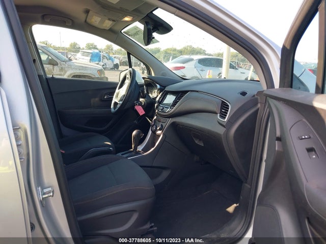 Chevrolet TRAX LS 2019 3GNCJKSBXKL332559 Image 5