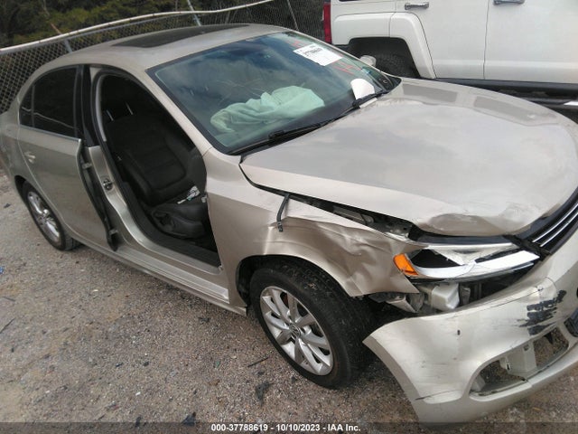 3VWD07AJ8EM291754 Volkswagen Jetta Sedan Se W/connectivity/sunroof
