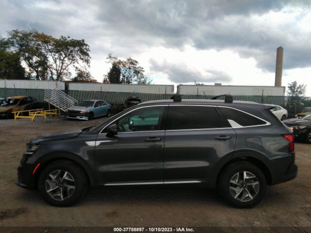 KNDRGDLG1N5117731 KIA Sorento Hybrid S
