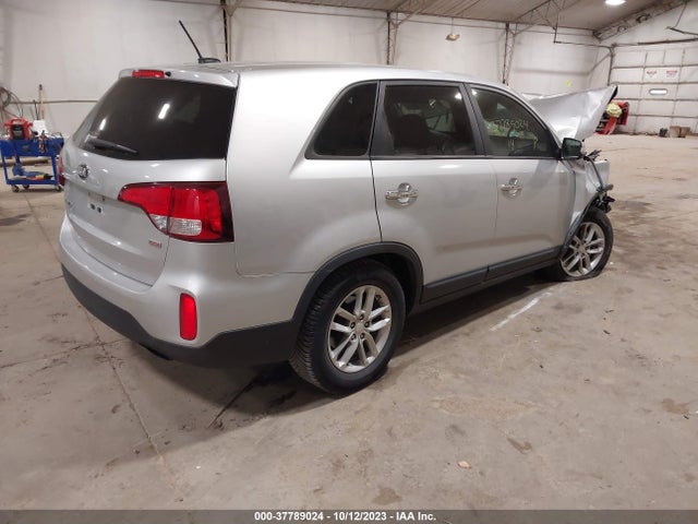 KIA SORENTO LX 2014 5XYKTCA62EG459052 Image 4