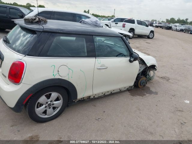 WMWXP5C51H3B77813 Mini Hardtop 2 Door Cooper