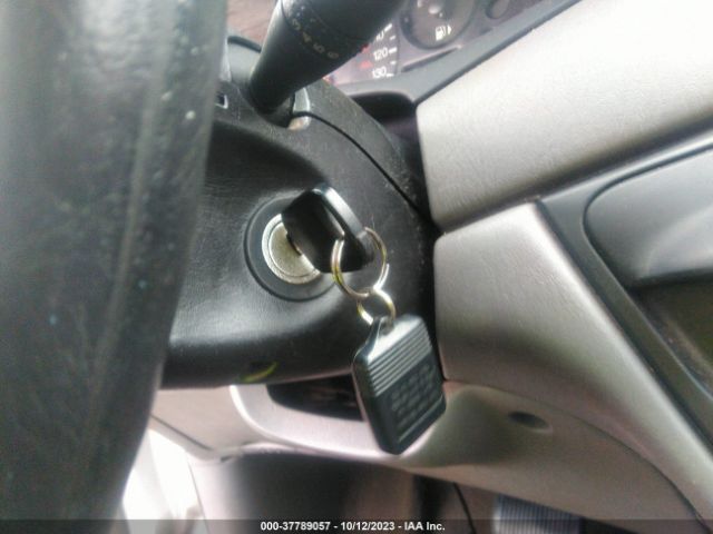 2003 FORD FOCUS 1FAFP34373W323870 Photo 10