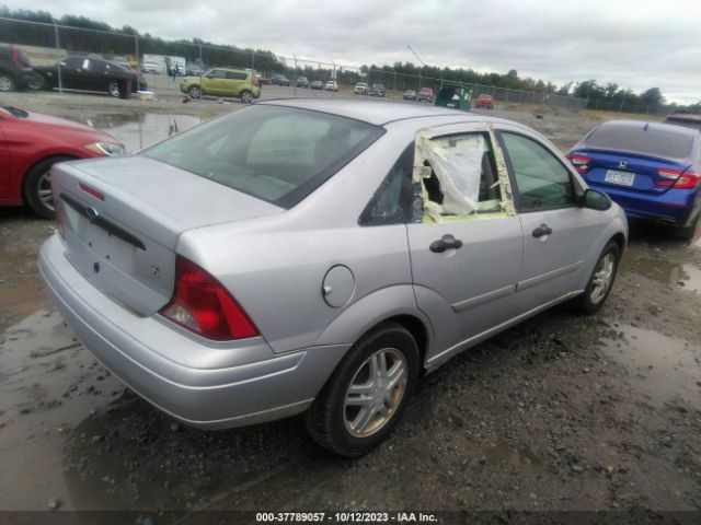 2003 FORD FOCUS 1FAFP34373W323870 Photo 3