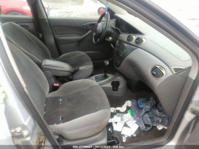 2003 FORD FOCUS 1FAFP34373W323870 Photo 4