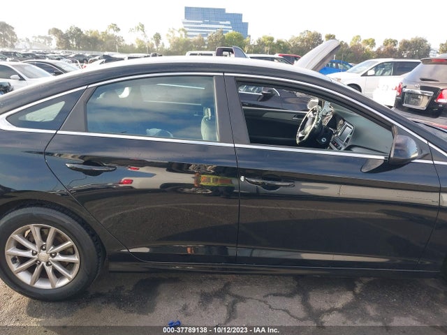 Hyundai SONATA SE 2018 5NPE24AF9JH726096 Image 13