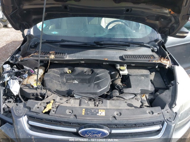1FMCU0J95GUB31132 Ford Escape Titanium