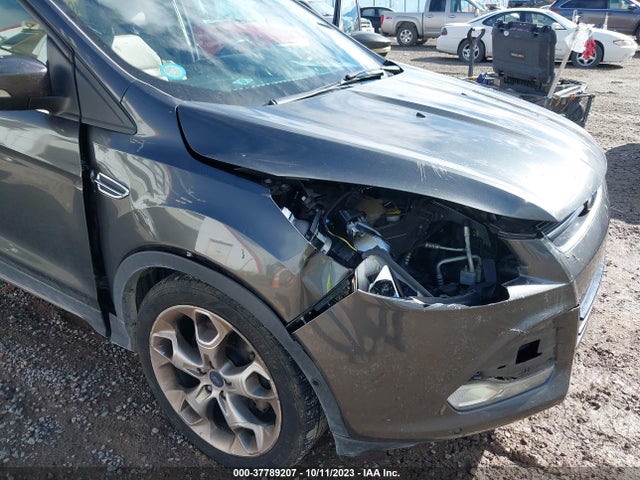 1FMCU0J95GUB31132 Ford Escape Titanium