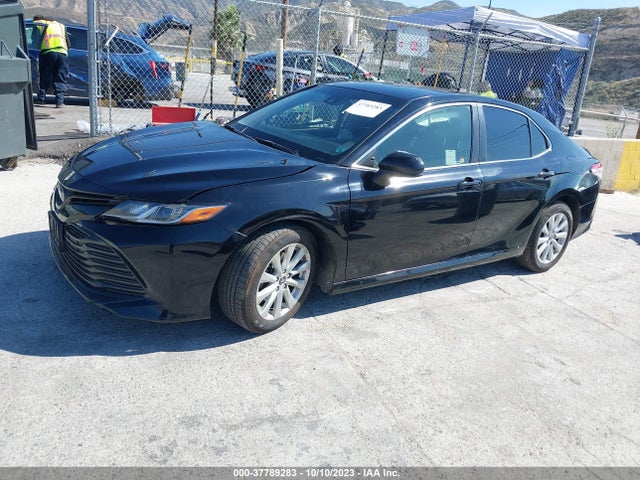 Toyota CAMRY LE 2018 JTNB11HK6J3031069 Image 2