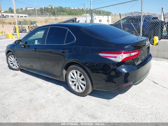 Toyota CAMRY LE 2018 JTNB11HK6J3031069 Image 3