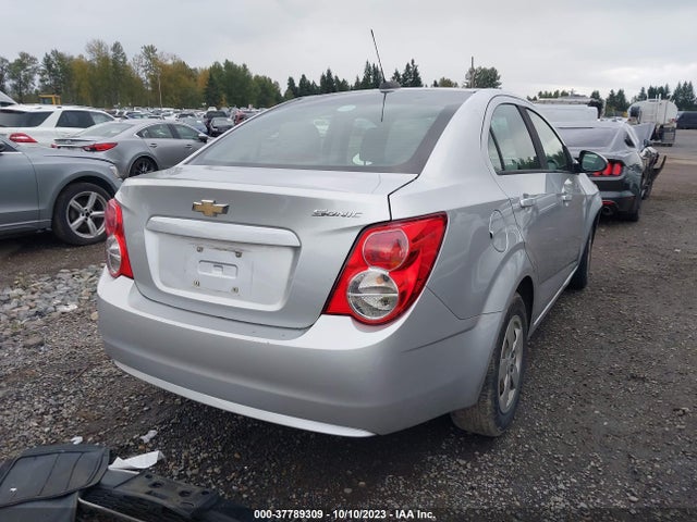 Chevrolet SONIC LS 2016 1G1JA5SG1G4153233 Image 4