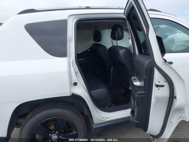 Jeep Compass Latitude 2016 1C4NJDEB8GD685310 Image 8