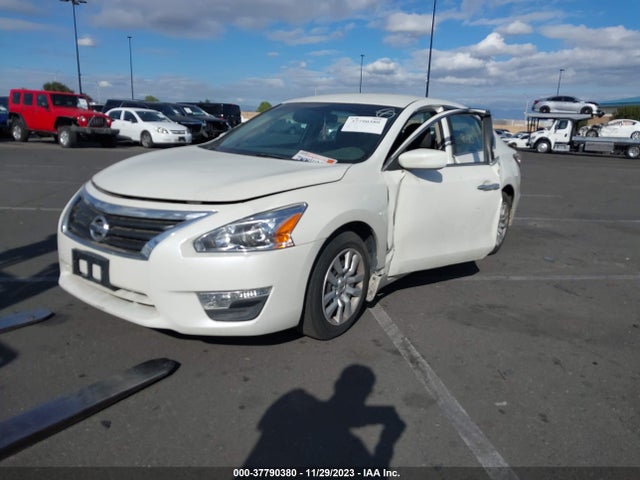 Nissan Altima 2.5 S 2015 1N4AL3AP8FC478916 Image 2