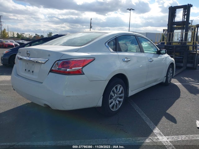 Nissan Altima 2.5 S 2015 1N4AL3AP8FC478916 Image 4