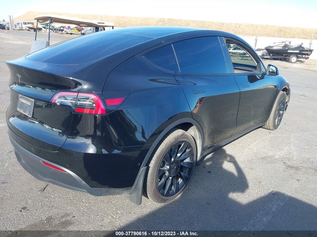 7SAYGAEE5NF549696 Tesla Model Y Long Range