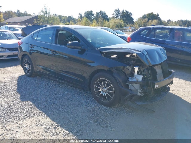 2018 5NPD74LF4JH276657 main image