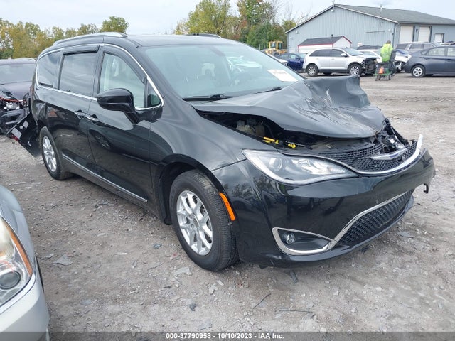 2C4RC1BG9LR141903 - Chrysler Pacifica Touring L 2020