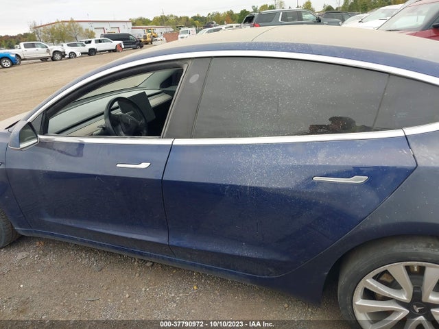 2018 Tesla 3, VIN: 5YJ3E1EAXJF164381