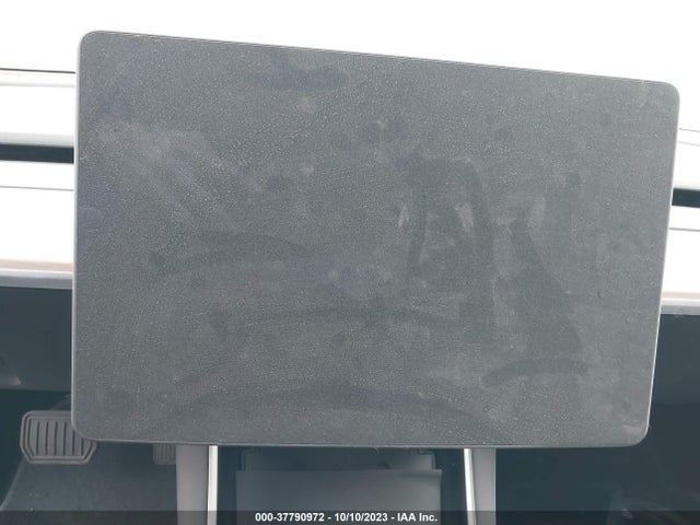 2018 Tesla 3, VIN: 5YJ3E1EAXJF164381