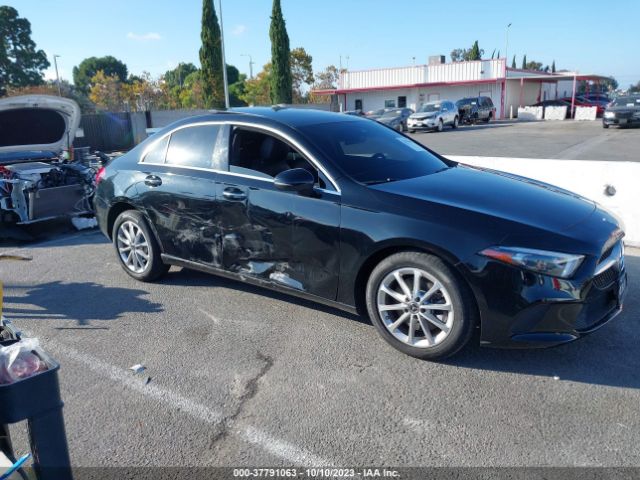WDD3G4EB6KW022682 Mercedes-Benz A-class A 220