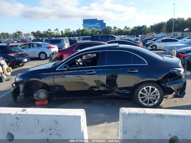 WDD3G4EB6KW022682 Mercedes-Benz A-class A 220