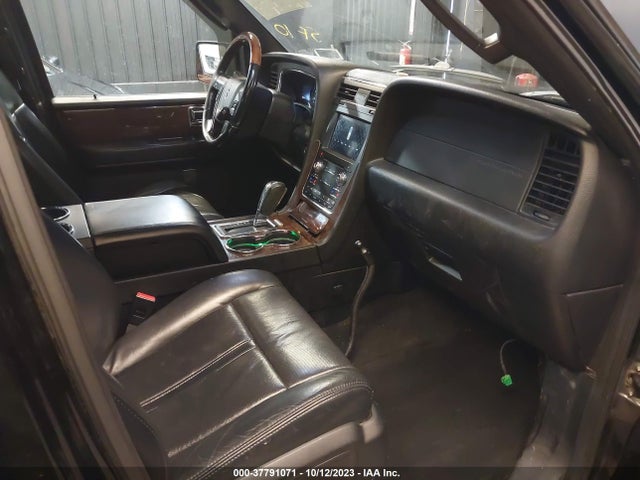 5LMJJ3JT1GEL02382 Lincoln Navigator L Select
