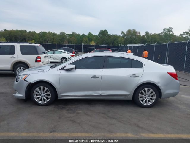 1G4GB5GR0FF268641 Buick Lacrosse Leather