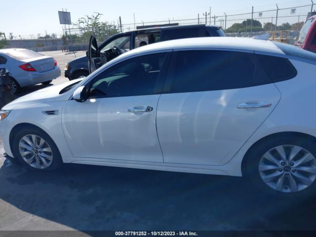 5XXGT4L38JG258592 KIA Optima Lx