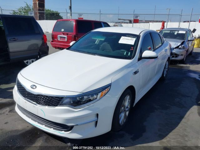 5XXGT4L38JG258592 KIA Optima Lx