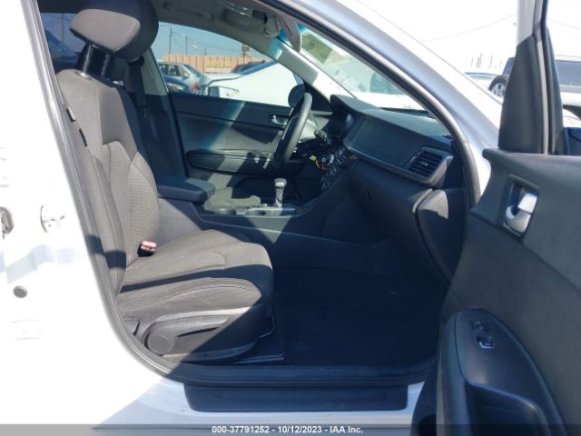 5XXGT4L38JG258592 KIA Optima Lx