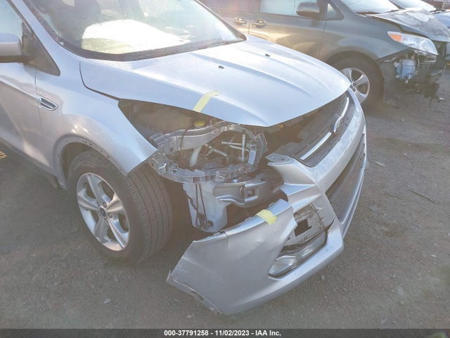 Ford ESCAPE SE 2016 1FMCU0G70GUB90157 Image 6