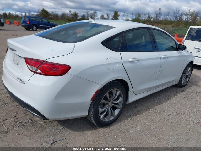 Chrysler 200 S 2015 1C3CCCBB7FN627993 Image 4