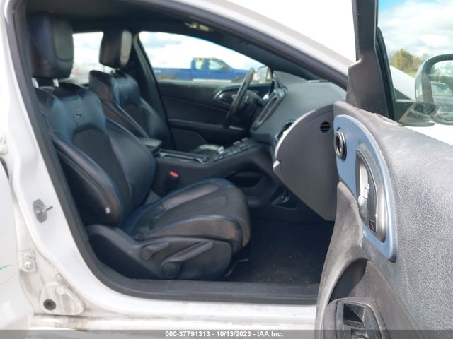 Chrysler 200 S 2015 1C3CCCBB7FN627993 Image 5