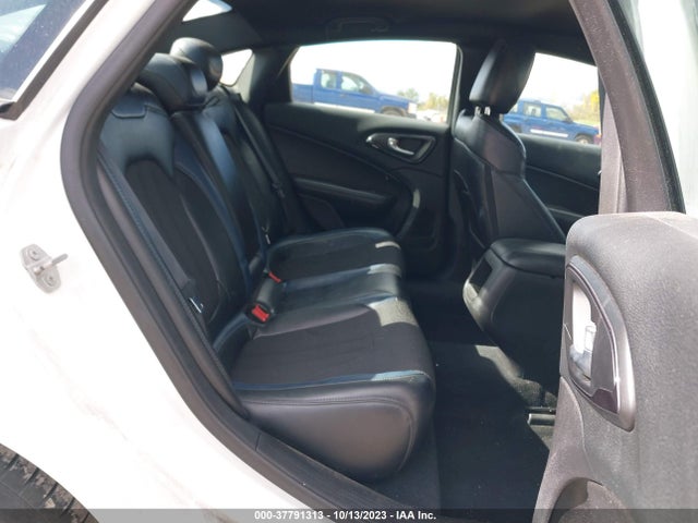 Chrysler 200 S 2015 1C3CCCBB7FN627993 Image 8