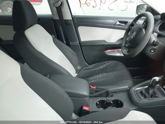 3VW2K7AJ6FM306237 Volkswagen Jetta Sedan 2.0l S