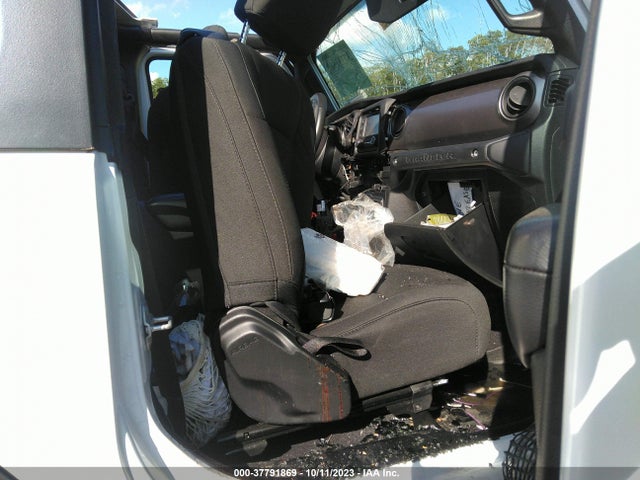 1C4GJXAG4KW645945 Jeep Wrangler Sport S
