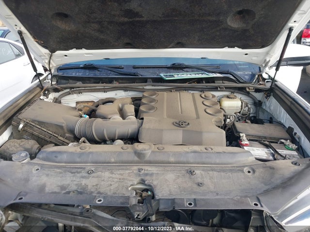Toyota 4RUNNER SR5 2019 JTEBU5JR9K5657162 Image 10