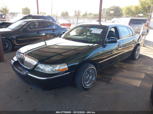 Aukcja sprzedaży 2003 Lincoln Town Car Executive L, vin: 1LNHM84WX3Y643980, numer aukcji: 37792085