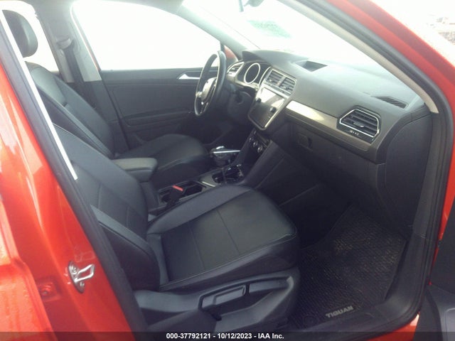 3VV3B7AXXJM160284 Volkswagen Tiguan Sel/se
