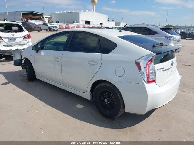 Toyota Prius Four 2015 JTDKN3DU9F1990853 Image 3